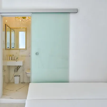 Apartment Collins Amethyst Center Pula