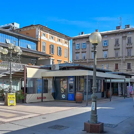 Collins Amethyst Center Πούλα