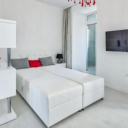 Collins Amethyst Center *