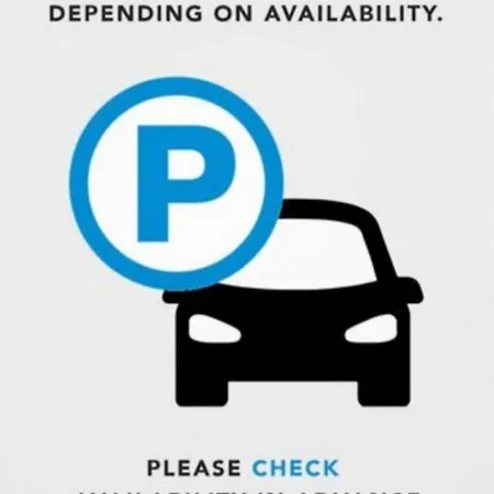 Collins Amethyst Center Pula