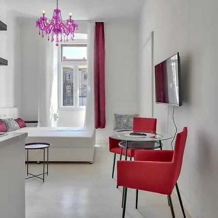 Apartment Collins Amethyst Center Pula