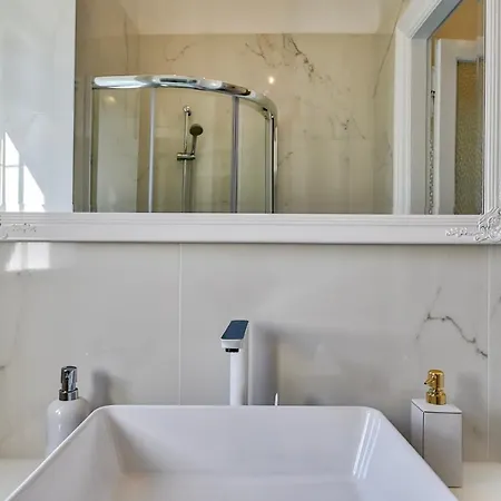 Collins Amethyst Center