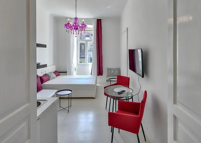 Collins Amethyst Center * פולה