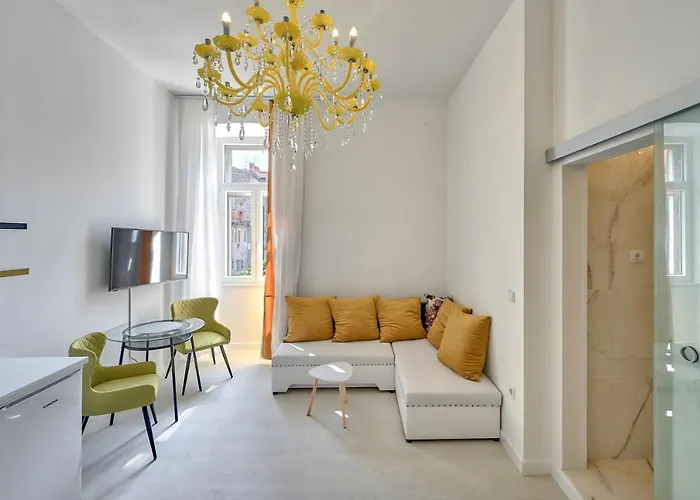 דירה Collins Amethyst Center *