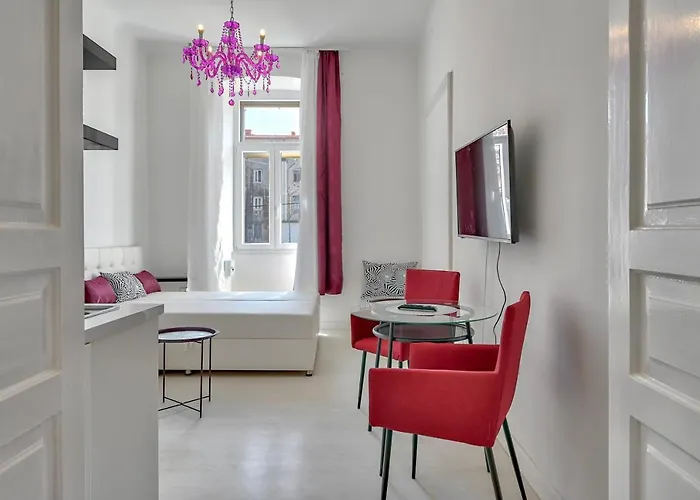 דירה Collins Amethyst Center פולה